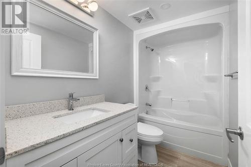 840 Wyandotte East Unit# 205, Windsor, ON - Indoor Photo Showing Bathroom