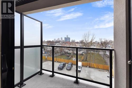 840 Wyandotte East Unit# 205, Windsor, ON - Outdoor With Balcony With Exterior