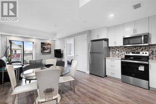 840 Wyandotte East Unit# 205, Windsor, ON - Indoor Photo Showing Kitchen