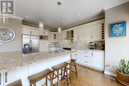 740 Rayner Court, Milton, ON - Indoor Photo Showing Kitchen With Double Sink With Upgraded Kitchen