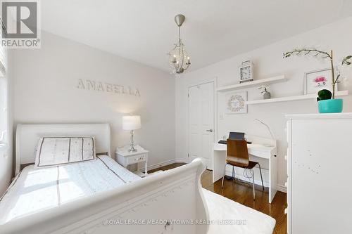 740 Rayner Court, Milton, ON - Indoor Photo Showing Bedroom