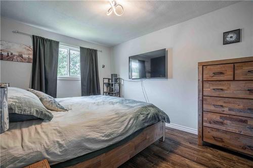 64 Melody Trail, St. Catharines, ON - Indoor Photo Showing Bedroom