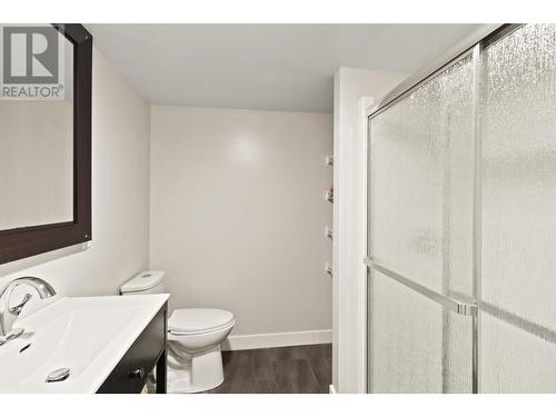 106-2045 Stagecoach Drive, Kamloops, BC - Indoor Photo Showing Bathroom