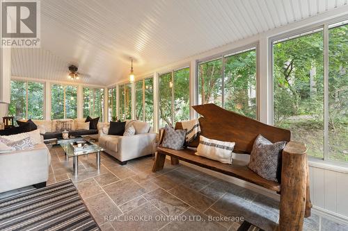 60A Dundas Street W, Brant (Paris), ON - Indoor Photo Showing Living Room