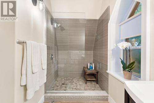 60A Dundas Street W, Brant (Paris), ON - Indoor Photo Showing Bathroom