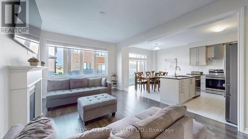 26 Carrie Crescent, Haldimand, ON - Indoor Photo Showing Living Room