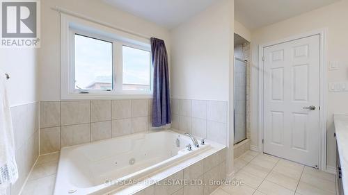 26 Carrie Crescent, Haldimand, ON - Indoor Photo Showing Bathroom