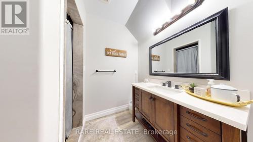 33 Woodside Drive, Brant (Brantford Twp), ON - Indoor Photo Showing Bathroom