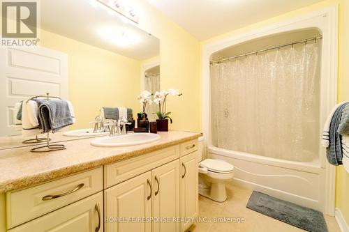 3121 Pincombe Drive, London, ON - Indoor Photo Showing Bathroom