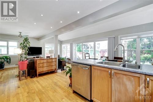 93 Boyce Avenue, Ottawa, ON - Indoor Photo Showing Kitchen With Double Sink