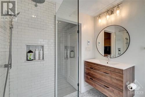 93 Boyce Avenue, Ottawa, ON - Indoor Photo Showing Bathroom