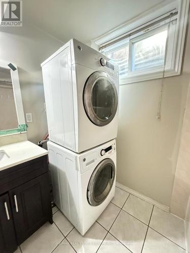 3 Scarlett Drive, Brampton, ON - Indoor Photo Showing Laundry Room