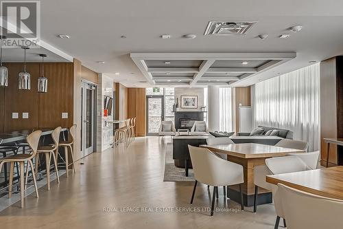 447 - 1575 Lakeshore Road W, Mississauga (Clarkson), ON - Indoor Photo Showing Dining Room