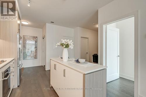 447 - 1575 Lakeshore Road W, Mississauga (Clarkson), ON - Indoor Photo Showing Kitchen