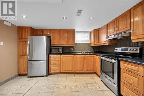 221 Gray Road, Hamilton (Riverdale), ON - Indoor Photo Showing Kitchen