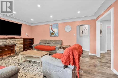 221 Gray Road, Hamilton (Riverdale), ON - Indoor Photo Showing Living Room