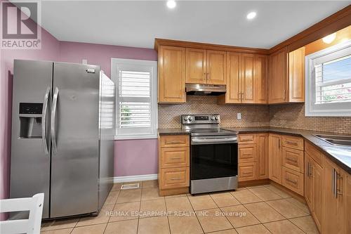 221 Gray Road, Hamilton (Riverdale), ON - Indoor Photo Showing Kitchen