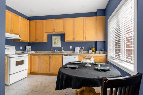 100 Beddoe Drive|Unit #6, Hamilton, ON - Indoor Photo Showing Kitchen With Double Sink