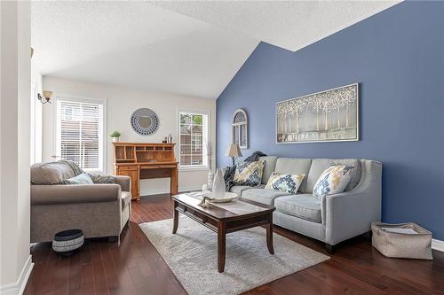 100 Beddoe Drive|Unit #6, Hamilton, ON - Indoor Photo Showing Living Room