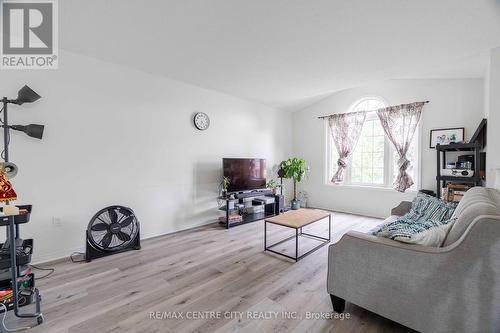 266 Elizabeth Street, Southwest Middlesex (Glencoe), ON - Indoor Photo Showing Living Room