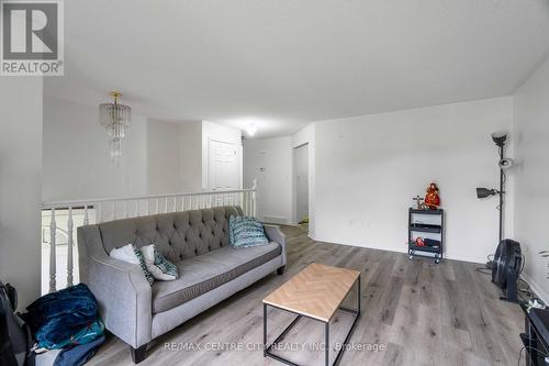 266 Elizabeth Street, Southwest Middlesex (Glencoe), ON - Indoor Photo Showing Living Room