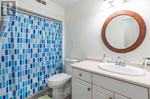 266 Elizabeth Street, Southwest Middlesex (Glencoe), ON - Indoor Photo Showing Bathroom