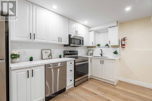 266 Elizabeth Street, Southwest Middlesex (Glencoe), ON - Indoor Photo Showing Kitchen