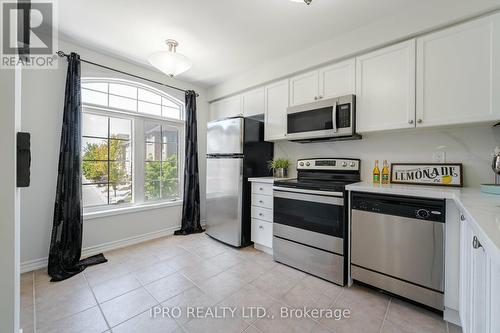 3356 Redpath Circle, Mississauga, ON - Indoor Photo Showing Kitchen