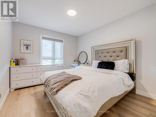 22 - 3380 Singleton Avenue, London, ON - Indoor Photo Showing Bedroom