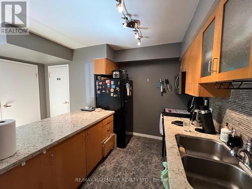 1237 - 21 Pirandello Street, Toronto, ON - Indoor Photo Showing Kitchen