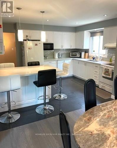 34 Abraham Avenue, Markham, ON - Indoor Photo Showing Kitchen With Double Sink With Upgraded Kitchen