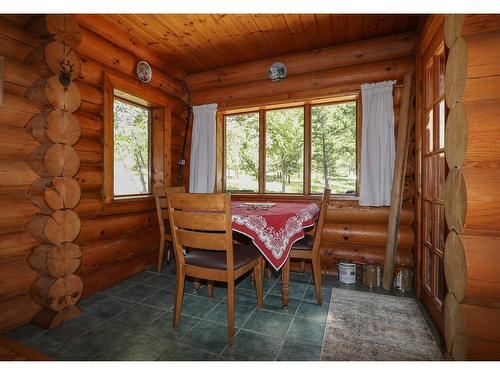 Null White Ram Forest Service Road, Skookumchuck, BC - Indoor Photo Showing Dining Room