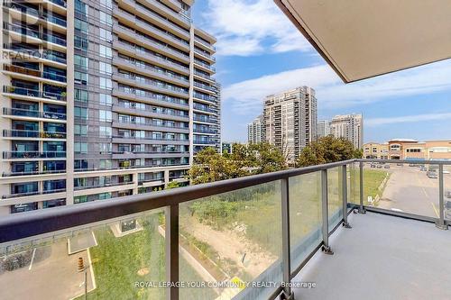 402 - 20 Gatineau Drive, Vaughan, ON - Outdoor