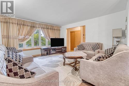 314 Strathcona Drive, Burlington, ON - Indoor Photo Showing Living Room