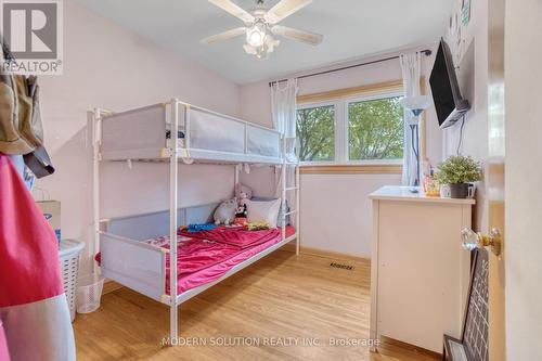 314 Strathcona Drive, Burlington, ON - Indoor Photo Showing Bedroom