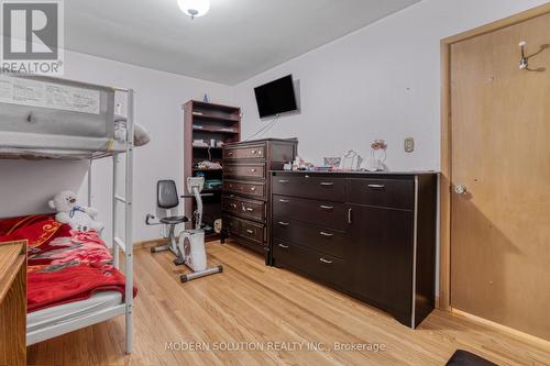 314 Strathcona Drive, Burlington, ON - Indoor Photo Showing Bedroom