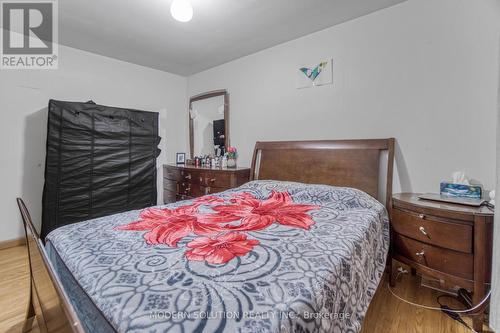 314 Strathcona Drive, Burlington, ON - Indoor Photo Showing Bedroom