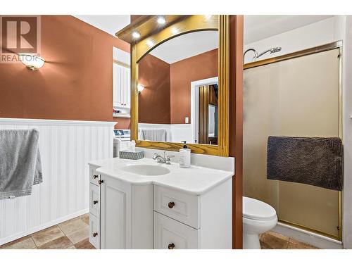 5931 40 Street Nw, Salmon Arm, BC - Indoor Photo Showing Bathroom