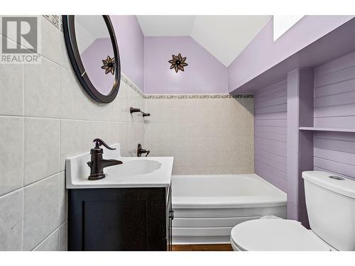 5931 40 Street Nw, Salmon Arm, BC - Indoor Photo Showing Bathroom