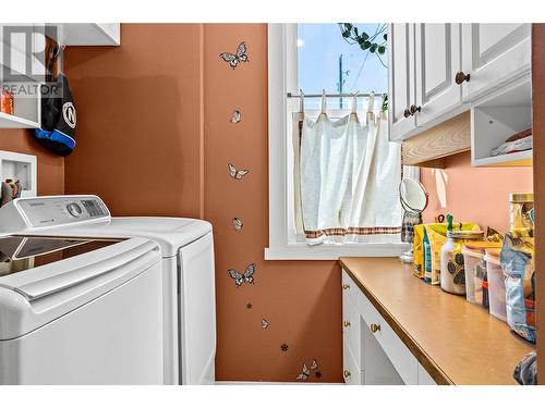 5931 40 Street Nw, Salmon Arm, BC - Indoor Photo Showing Laundry Room