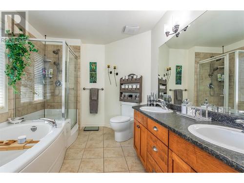 2095 Rose Tree Road, West Kelowna, BC - Indoor Photo Showing Bathroom