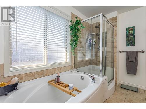 2095 Rose Tree Road, West Kelowna, BC - Indoor Photo Showing Bathroom