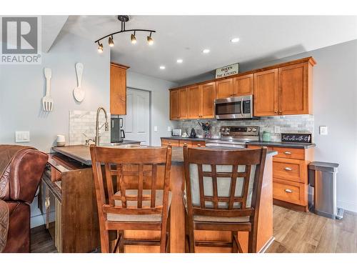 2095 Rose Tree Road, West Kelowna, BC - Indoor Photo Showing Kitchen