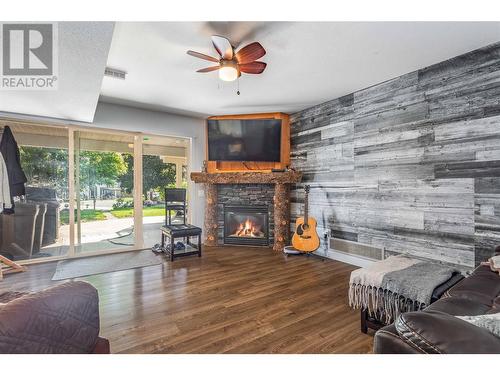 2095 Rose Tree Road, West Kelowna, BC - Indoor Photo Showing Living Room With Fireplace