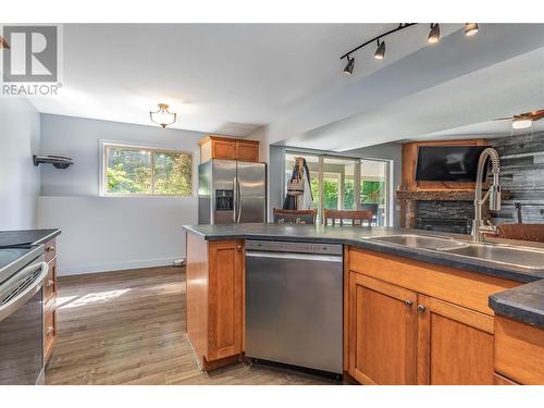 2095 Rose Tree Road, West Kelowna, BC - Indoor Photo Showing Kitchen With Double Sink