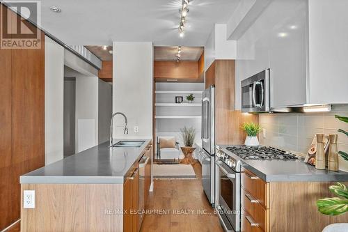 703 - 25 Stafford Street, Toronto (Niagara), ON - Indoor Photo Showing Kitchen With Stainless Steel Kitchen With Double Sink With Upgraded Kitchen