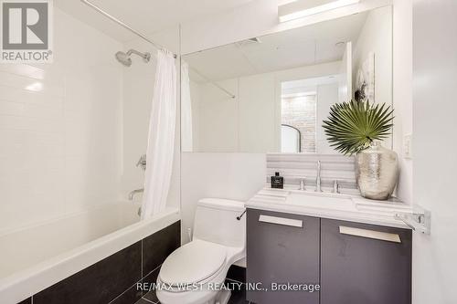 202 - 57 St Joseph Street, Toronto (Bay Street Corridor), ON - Indoor Photo Showing Bathroom