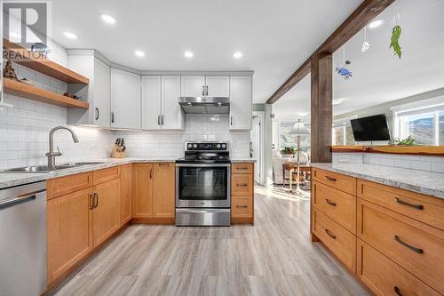 7040 Savona Access Rd, Kamloops, BC - Indoor Photo Showing Kitchen With Double Sink