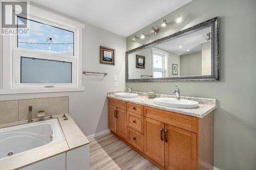 7040 Savona Access Rd, Kamloops, BC - Indoor Photo Showing Bathroom