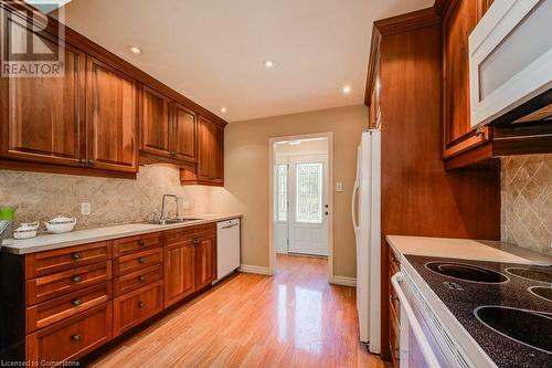 430 Dayna Crescent, Waterloo, ON - Indoor Photo Showing Kitchen With Double Sink